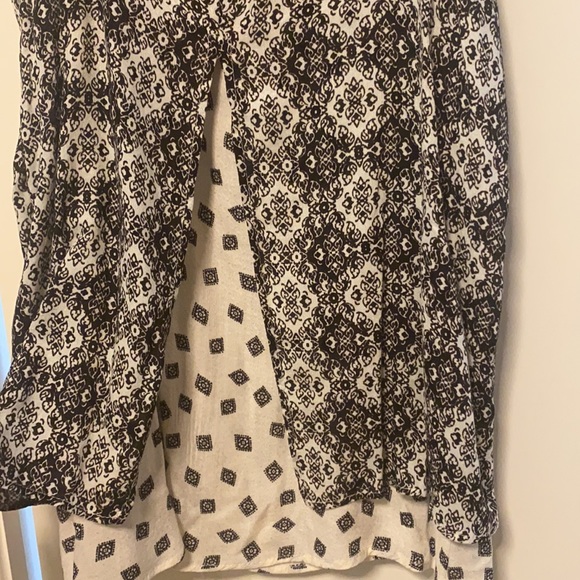 Renee C layered tank top size M - Picture 3 of 3